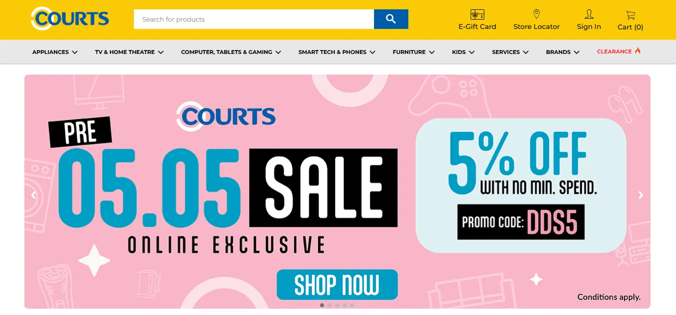 新加坡 Courts 与 Harvey Norman 大卖场门面对比